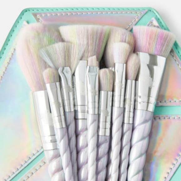 Unicorn Cosmetics Other - Unicorn Makeup Brush Set, Holographic Diamond Case